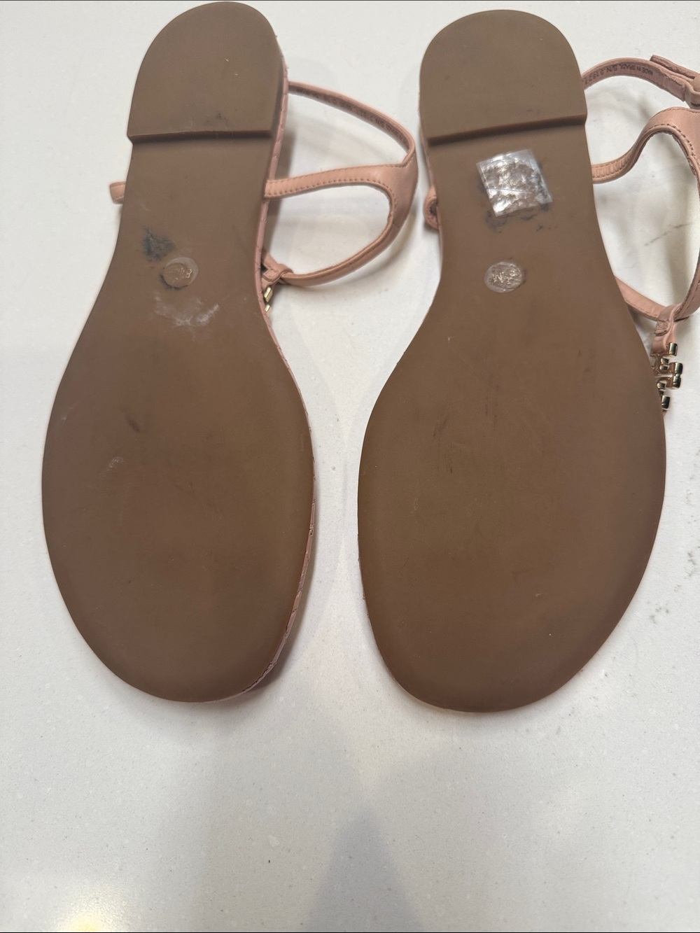Tory Burch Pink Quilted T-Strap Sandals with Gold Logo Minimalist Sz8.5 - Picture 5 of 5